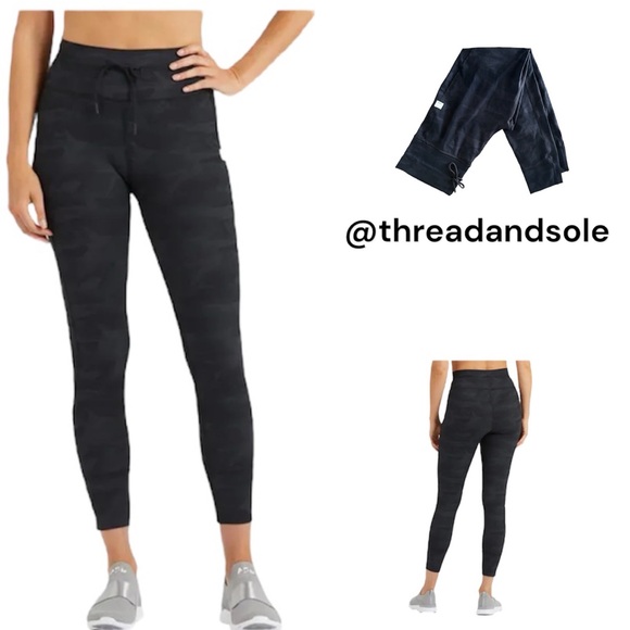 Vuori Pants - Vuori Black Camo Daily Legging